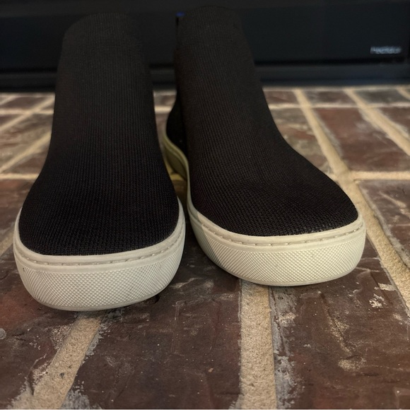 Rothys The Chelsea Sneaker Boot Womens 8.5 Black Knit Slip On Mid Top Stretch - Picture 2 of 9